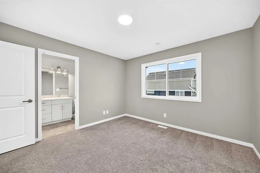 1213 Mahogany Boulevard SE