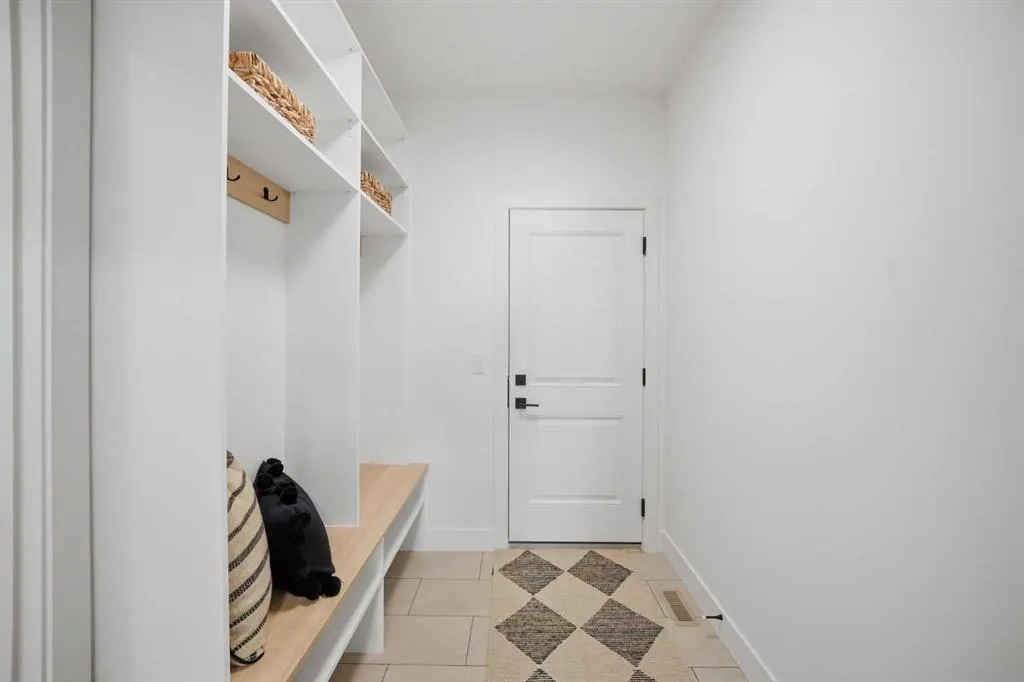 404 Edgefield Point