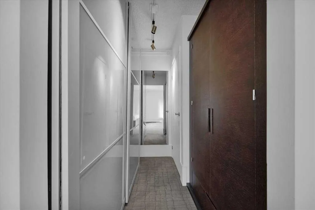 718 12 Avenue SW #801