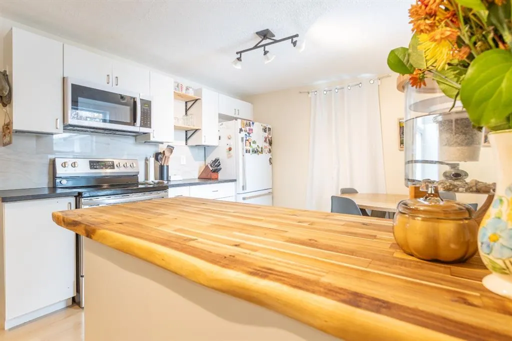 116 1st Street East