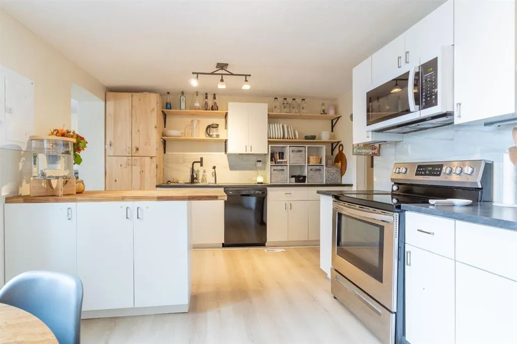 116 1st Street East