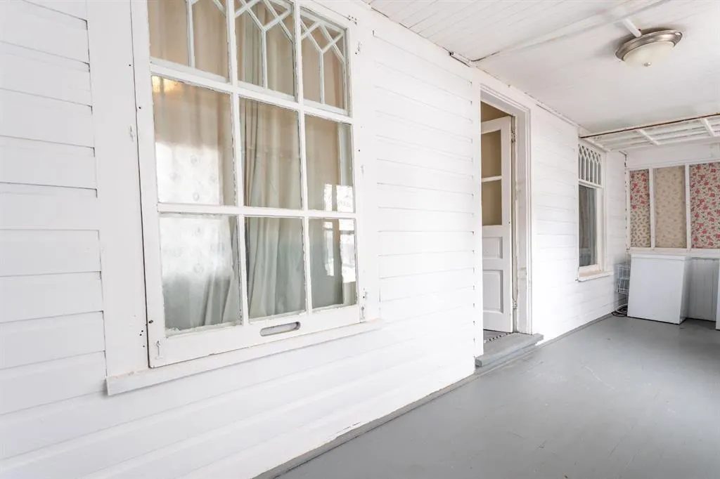 116 1st Street East