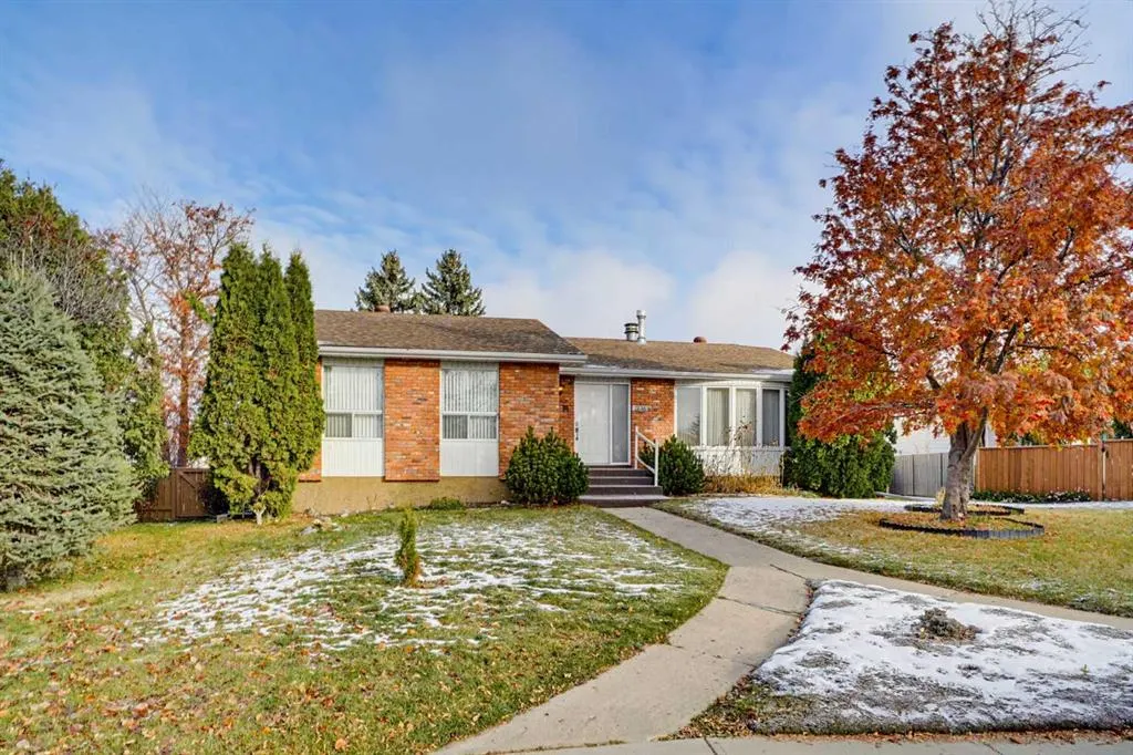 5036 35 Street Close