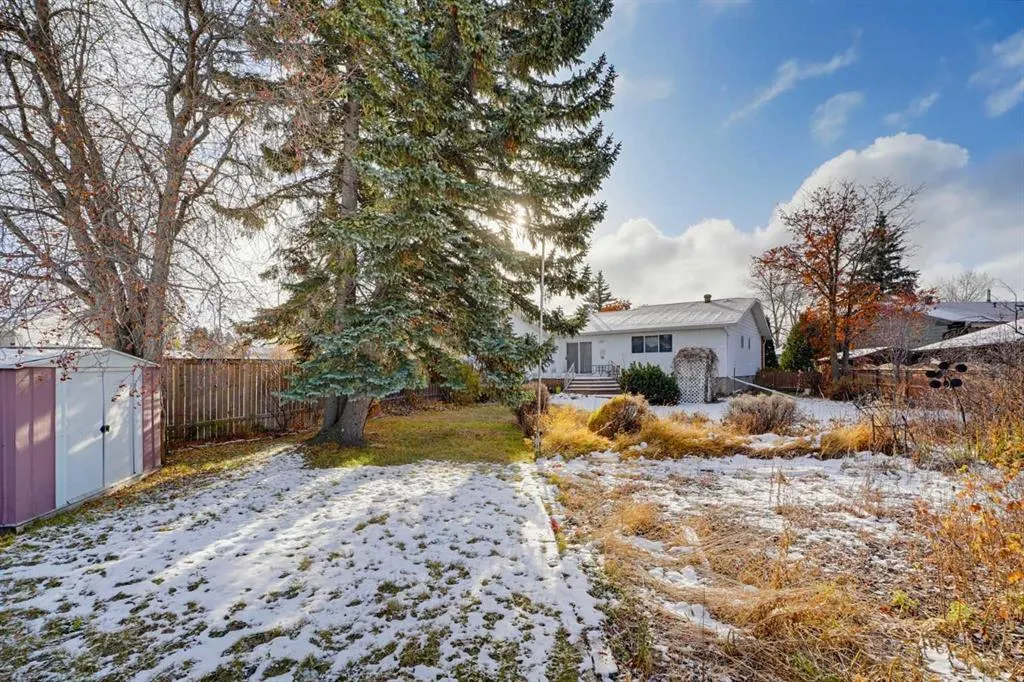 5036 35 Street Close
