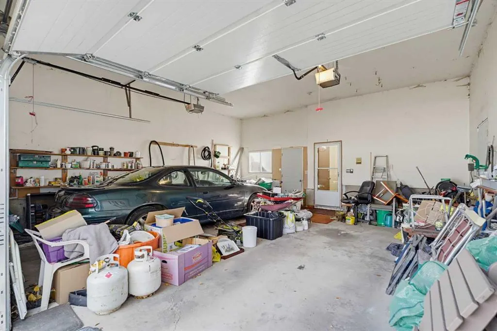 5036 35 Street Close