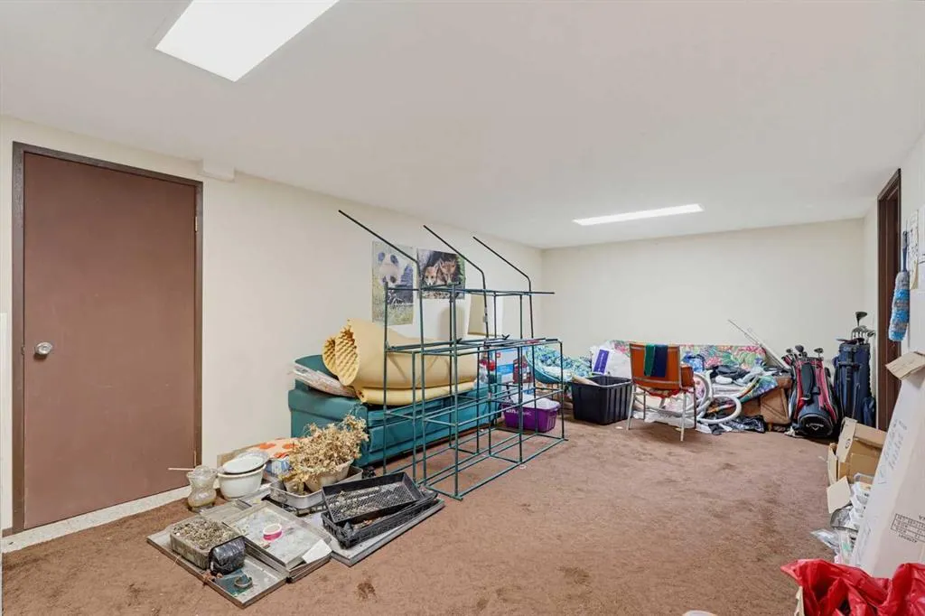 5036 35 Street Close