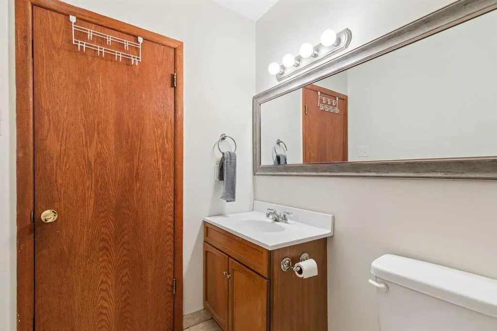 2111 5 Avenue NW