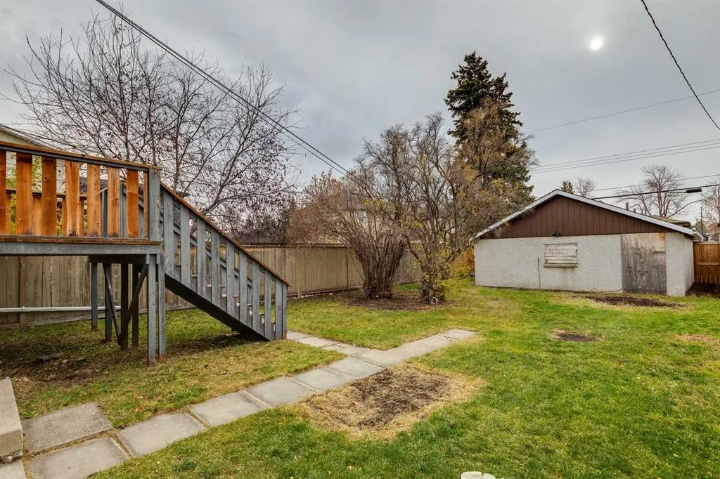 2111 5 Avenue NW