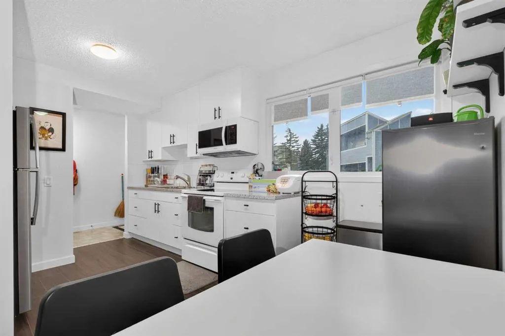 406 Blackthorn Road NE #442