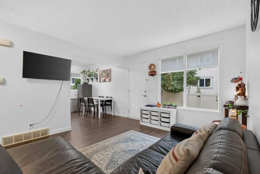 406 Blackthorn Road NE #442