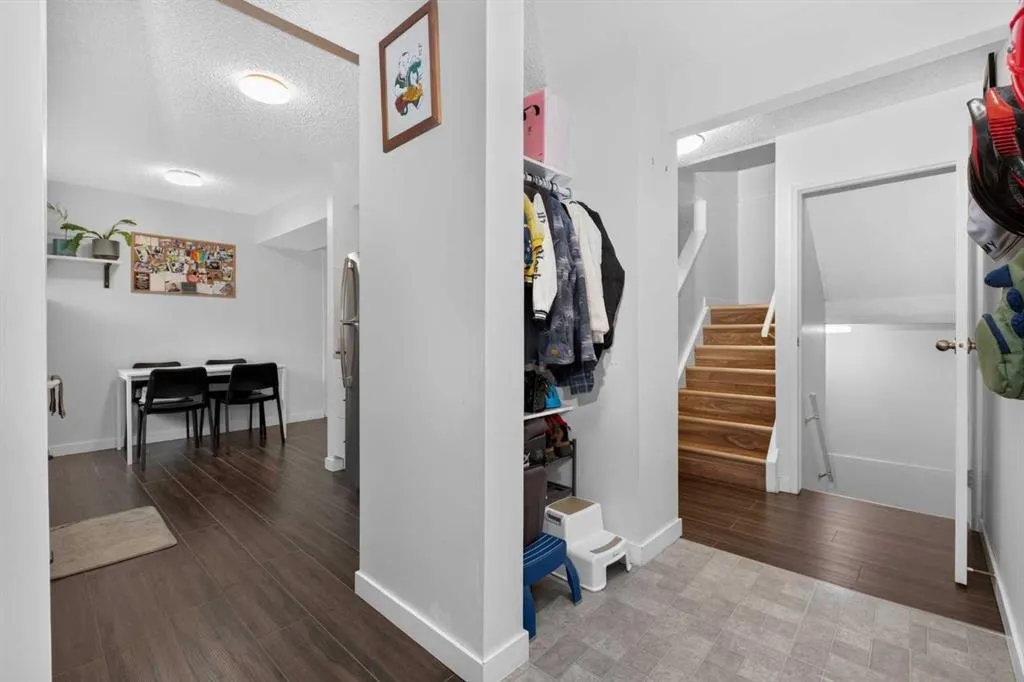 406 Blackthorn Road NE #442