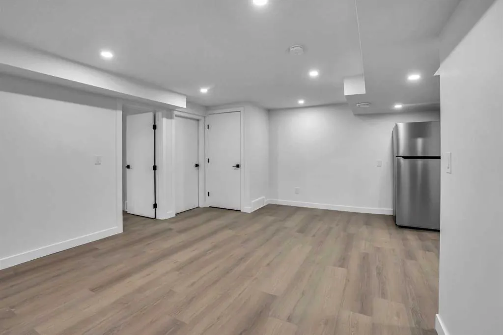 28 Sandstone Hill NW