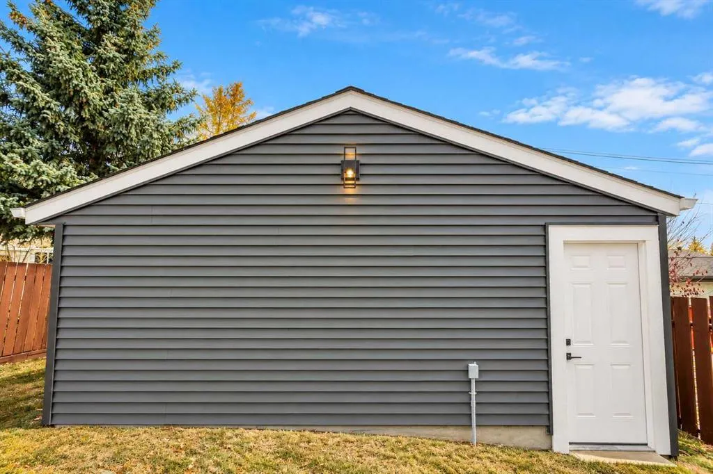 28 Sandstone Hill NW