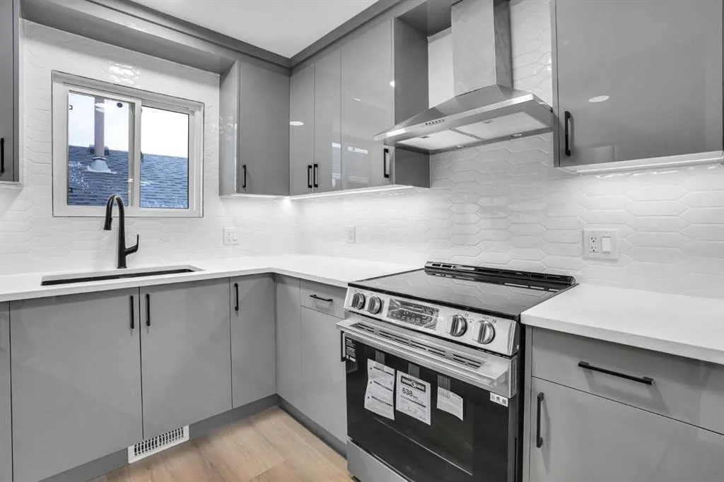 28 Sandstone Hill NW