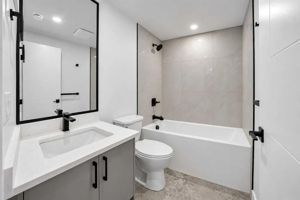 28 Sandstone Hill NW