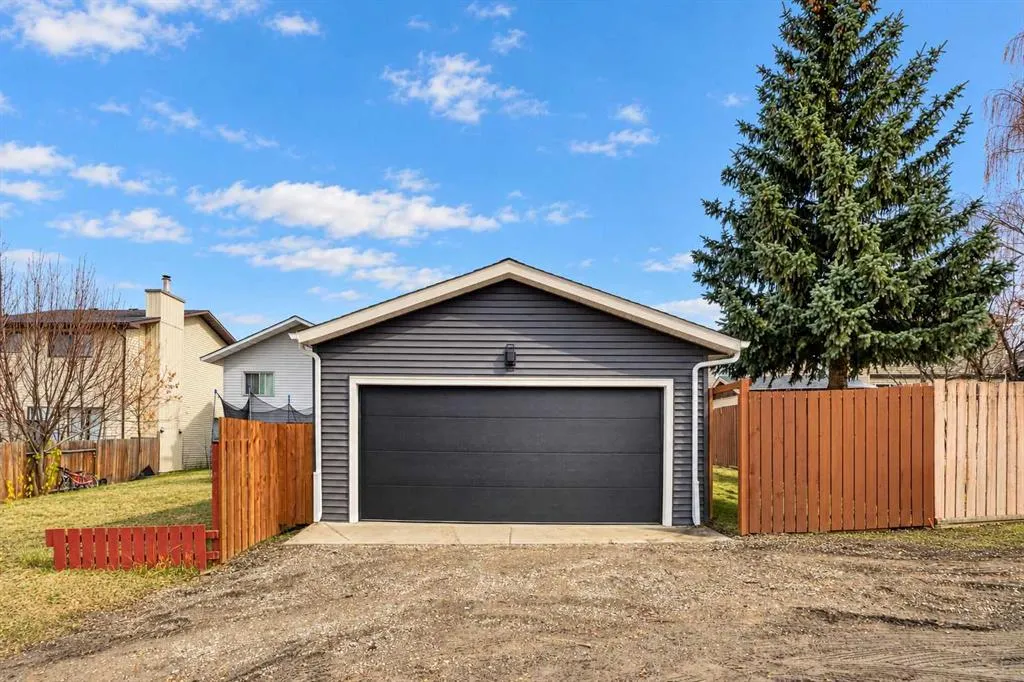 28 Sandstone Hill NW