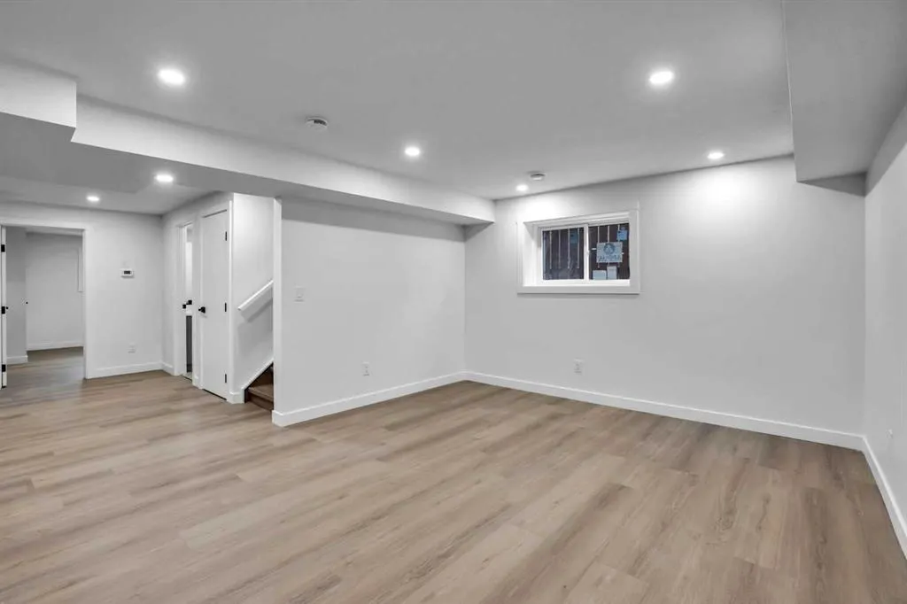 28 Sandstone Hill NW