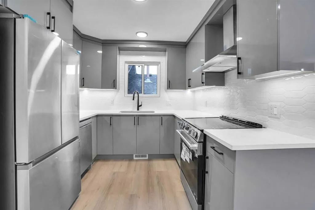 28 Sandstone Hill NW