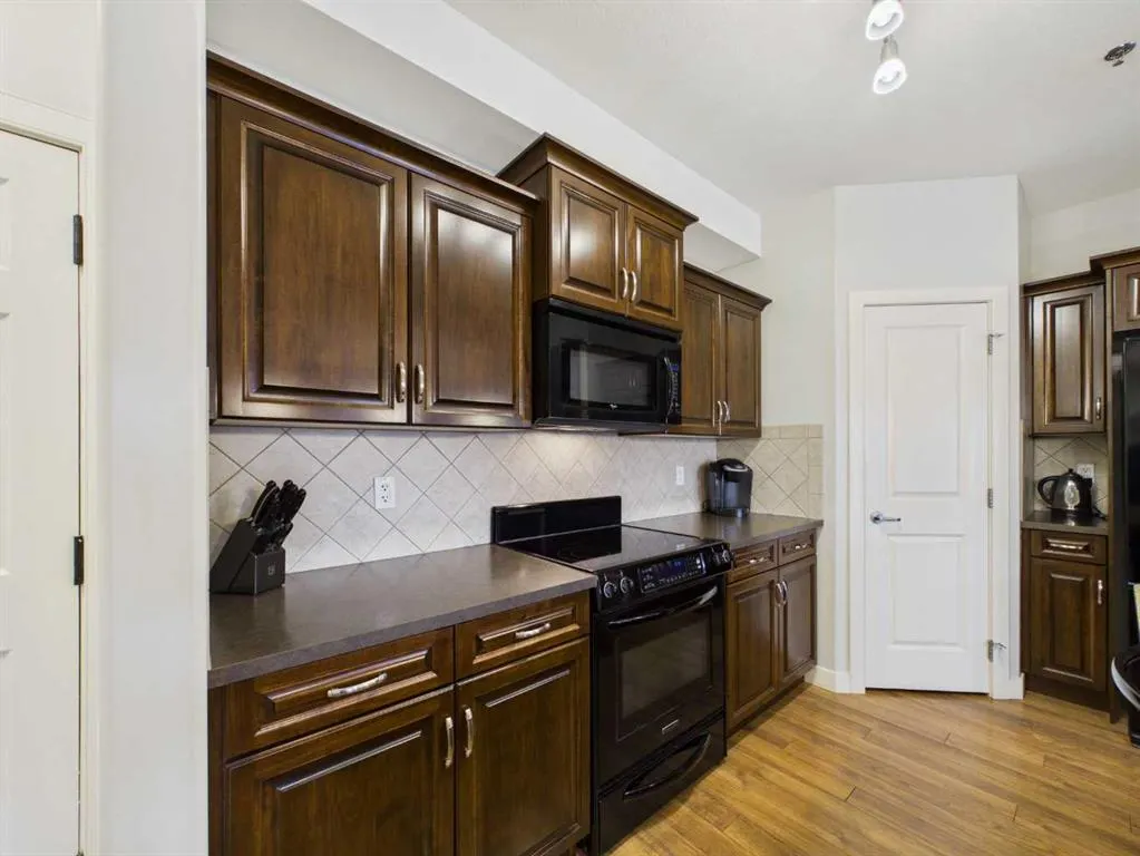 5213 61 Street #213