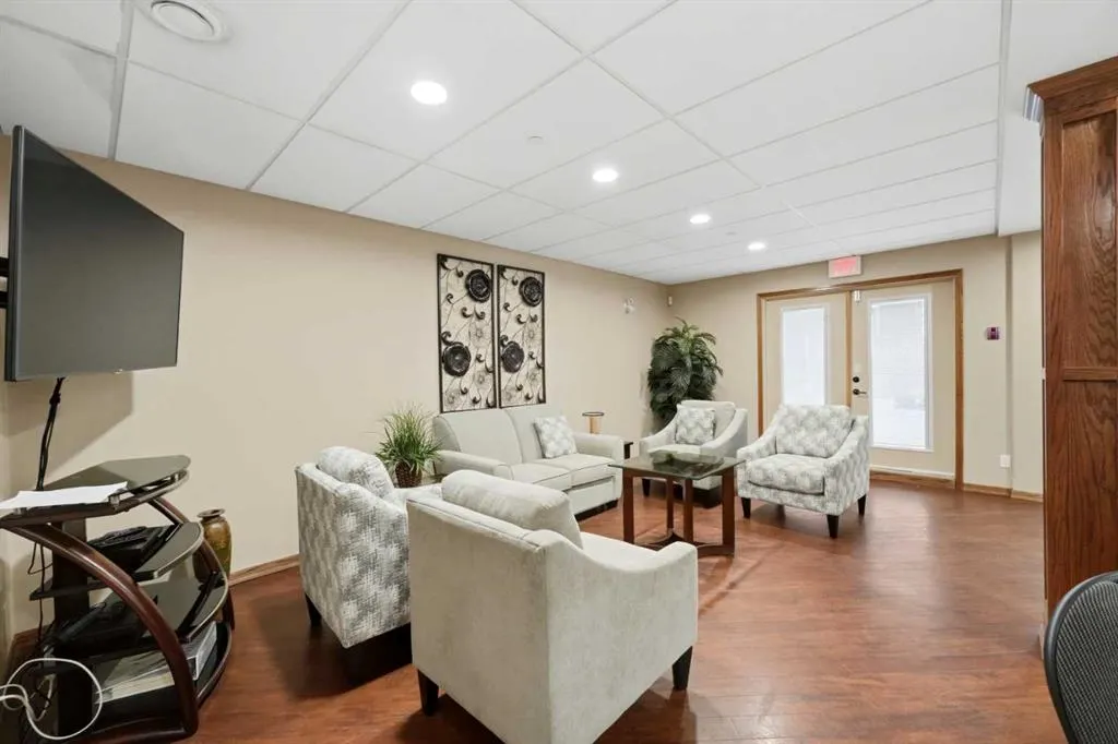 5213 61 Street #213