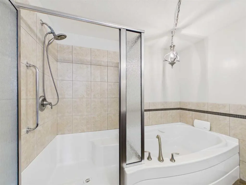 5213 61 Street #213