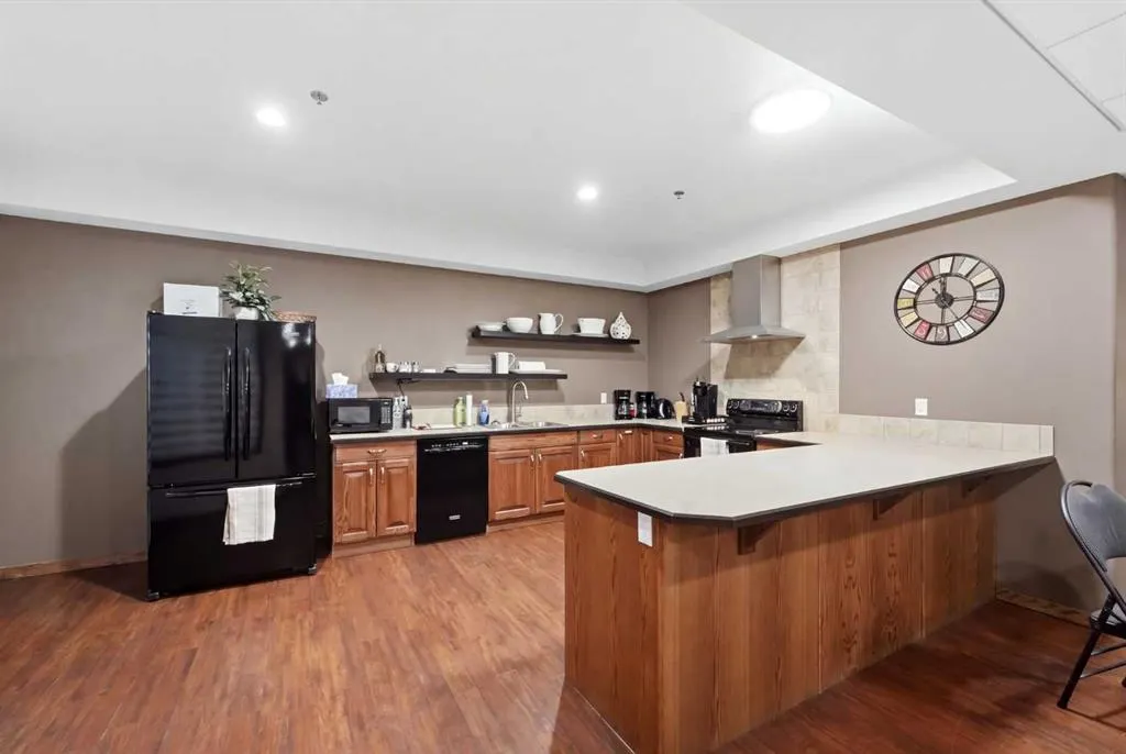 5213 61 Street #213
