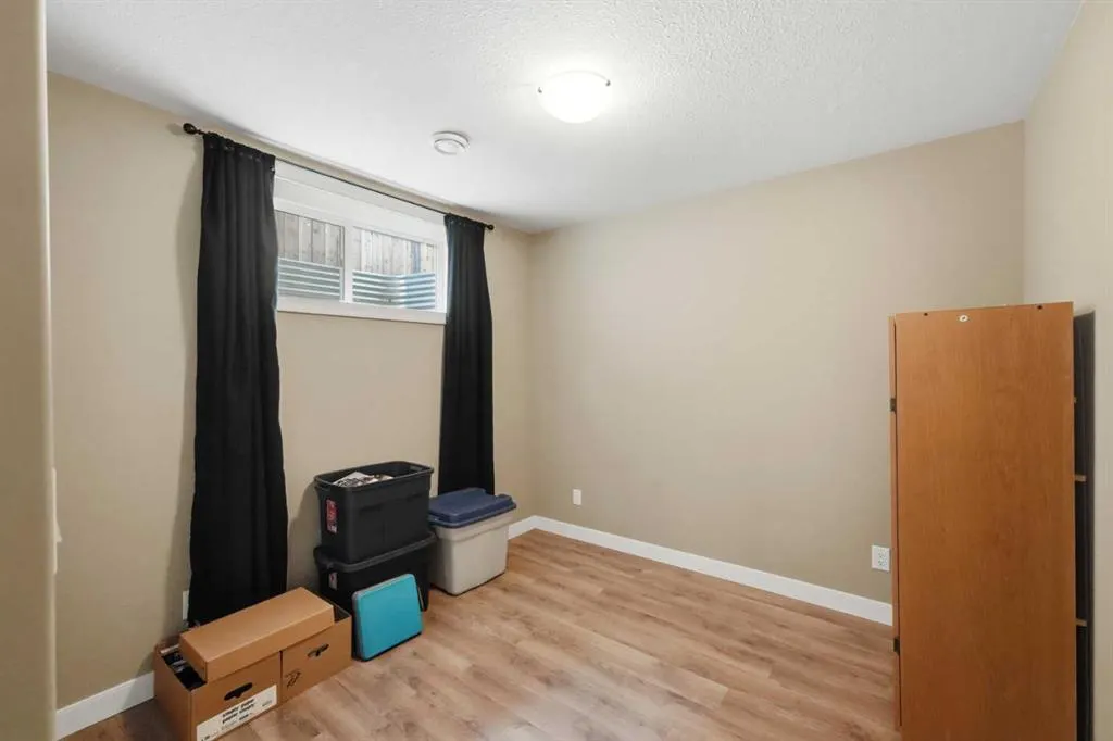 141 Larsen Crescent