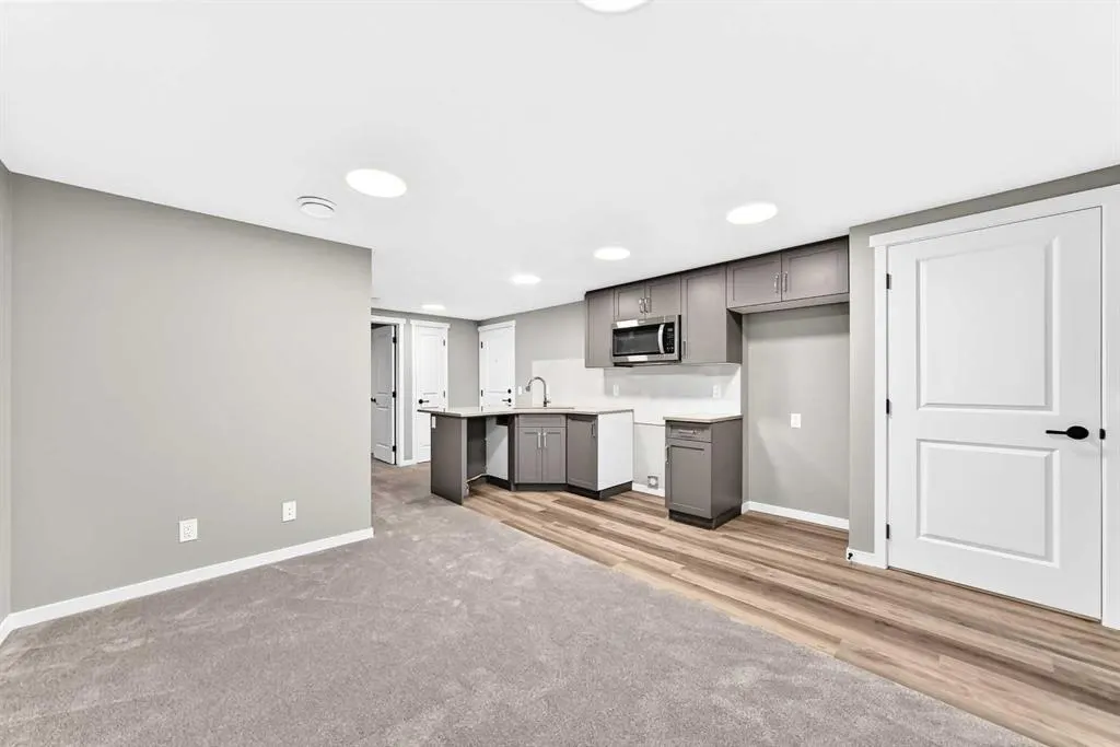 1360 Mahogany Boulevard SE