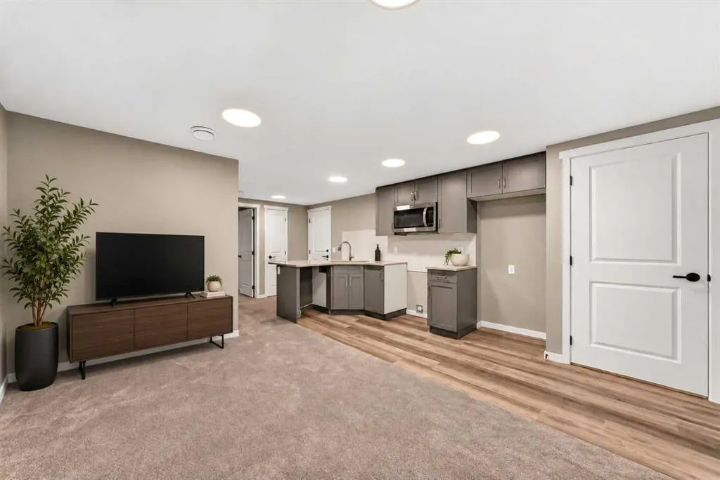 1360 Mahogany Boulevard SE