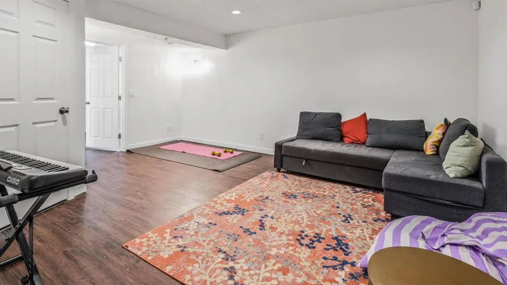 254 Elgin View SE