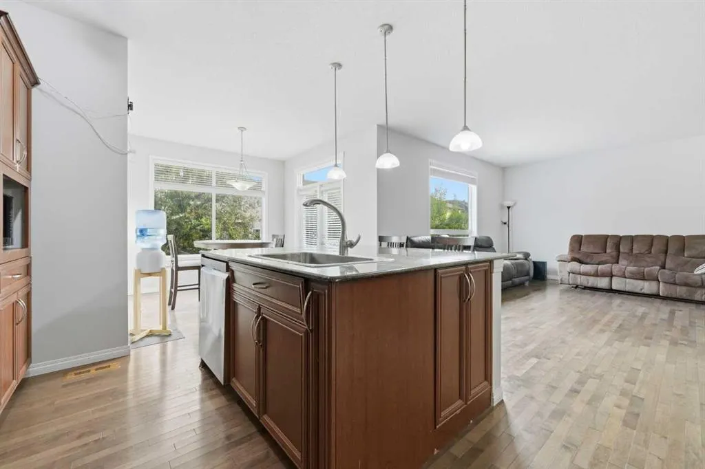 38 Silverado Skies Crescent SW