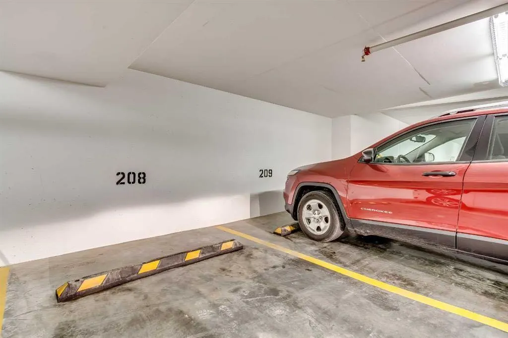 2702 17 Avenue SW #208