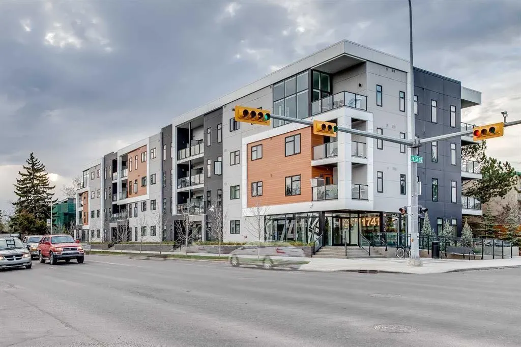 2702 17 Avenue SW #208