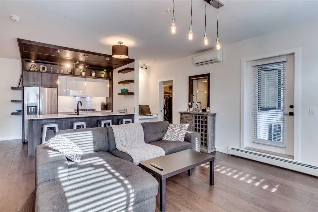 2702 17 Avenue SW #208