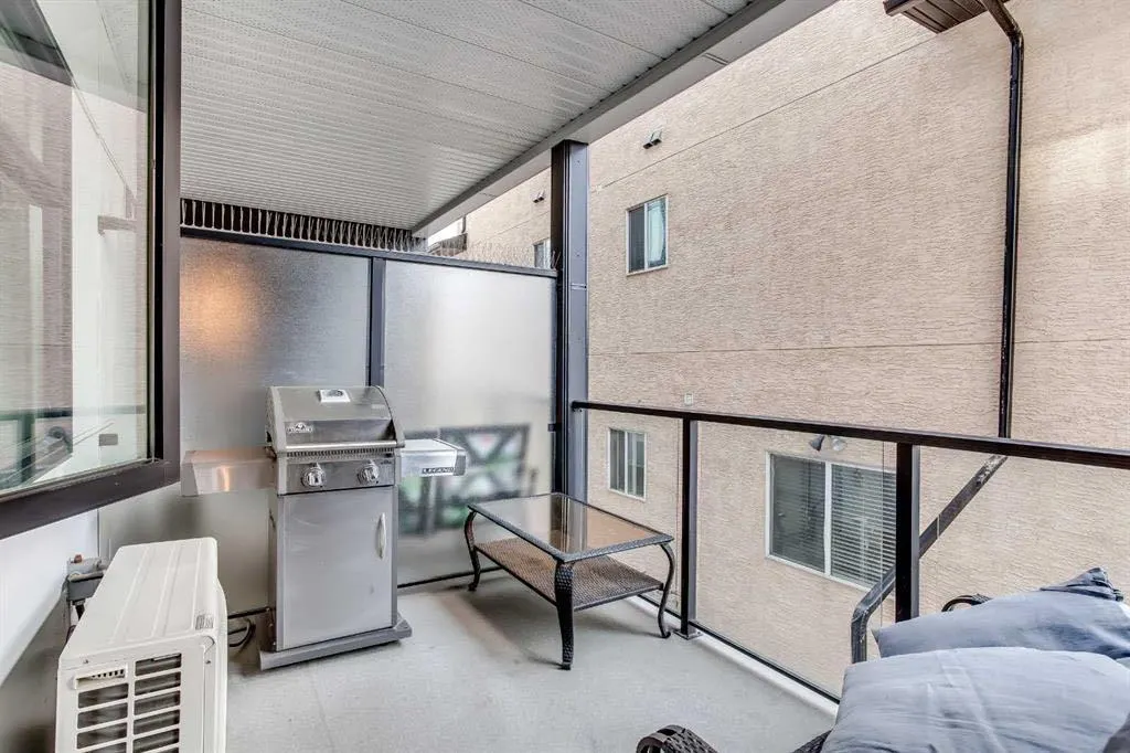 2702 17 Avenue SW #208