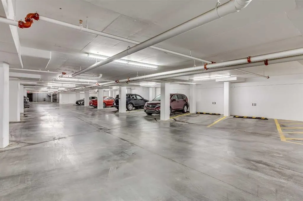 2702 17 Avenue SW #208