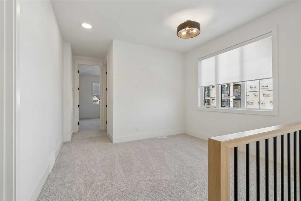 218 Calais Drive SW
