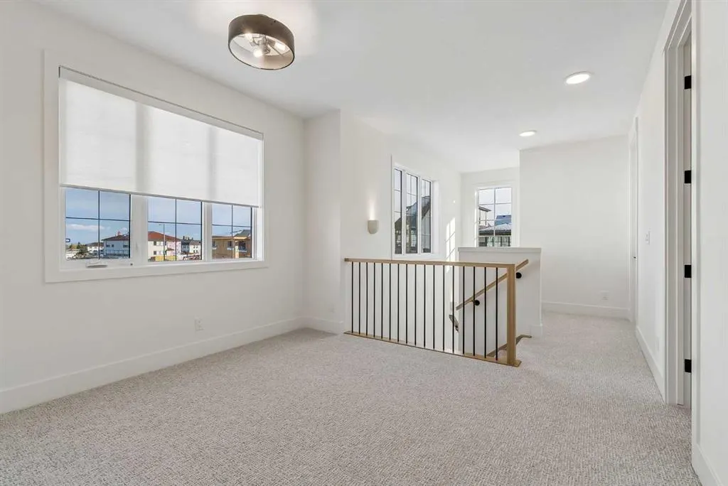 218 Calais Drive SW