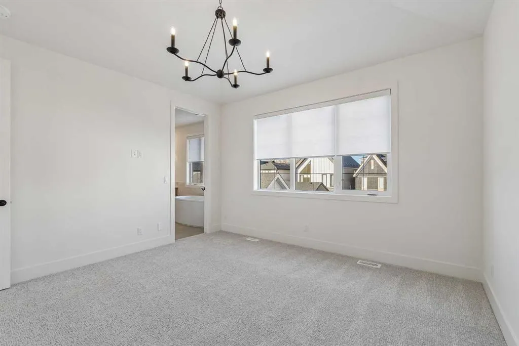 218 Calais Drive SW