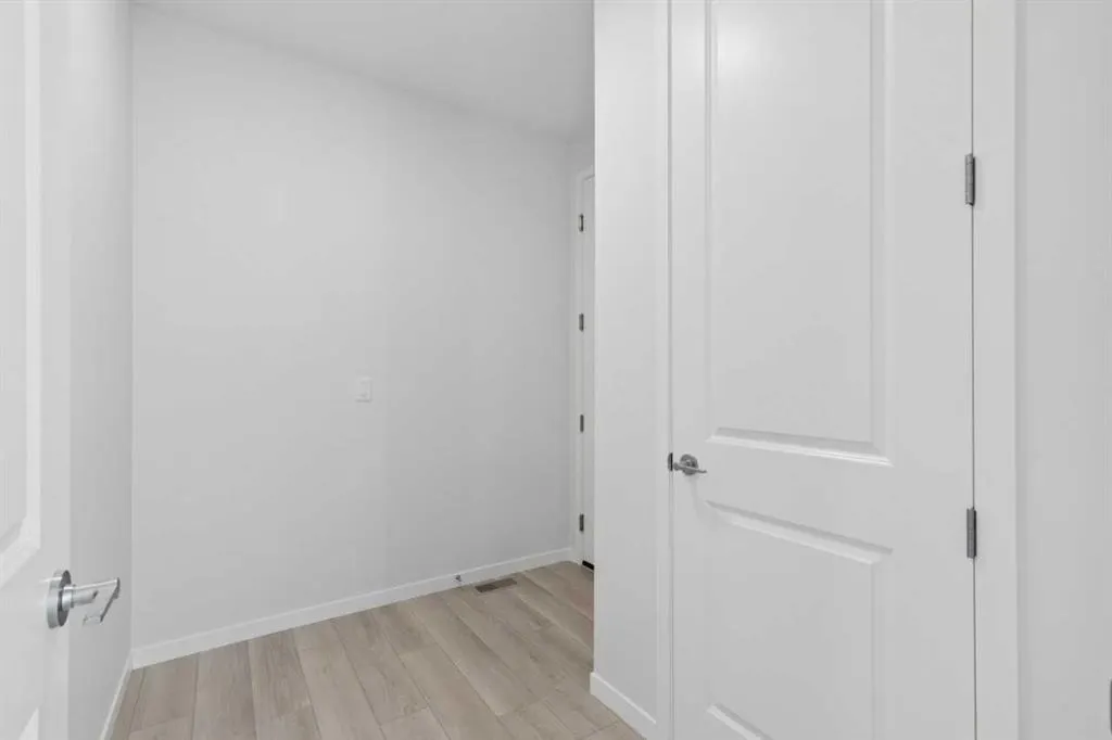 468 Buffaloberry Manor SE
