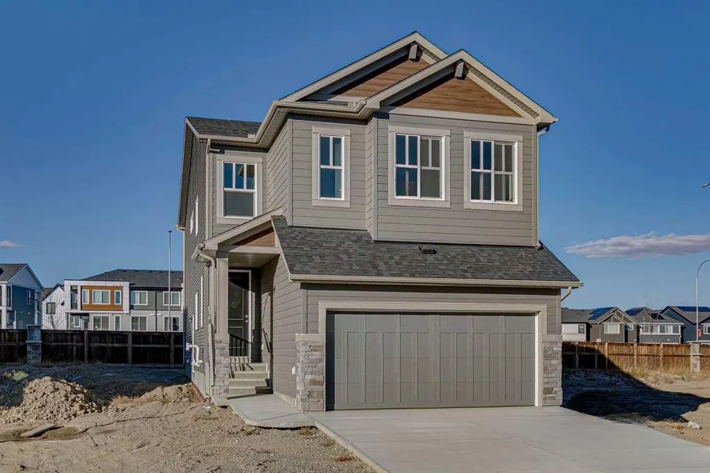 468 Buffaloberry Manor SE
