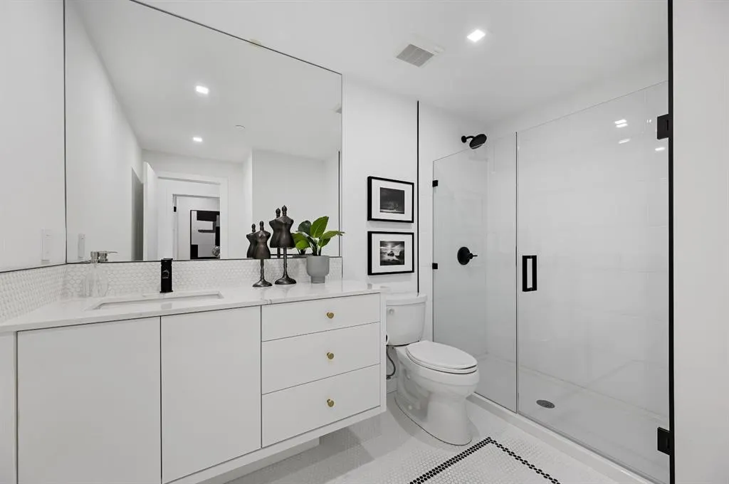 8505 Broadcast Avenue SW #114