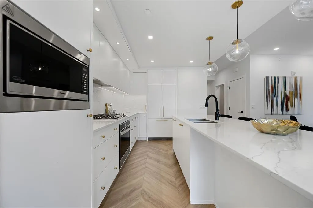 8505 Broadcast Avenue SW #114