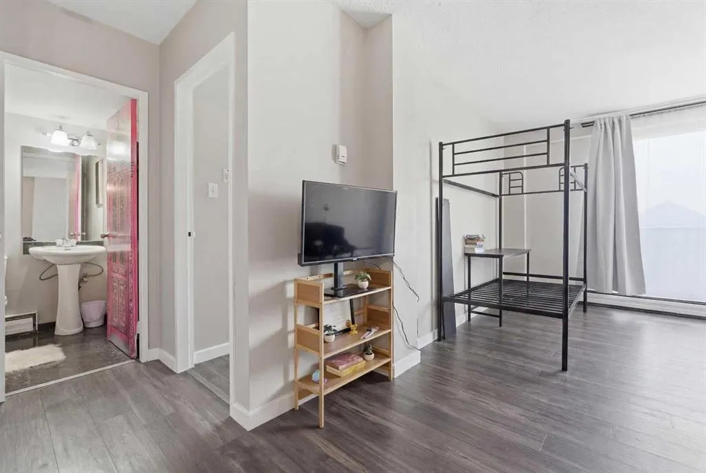 519 17 Avenue SW #430