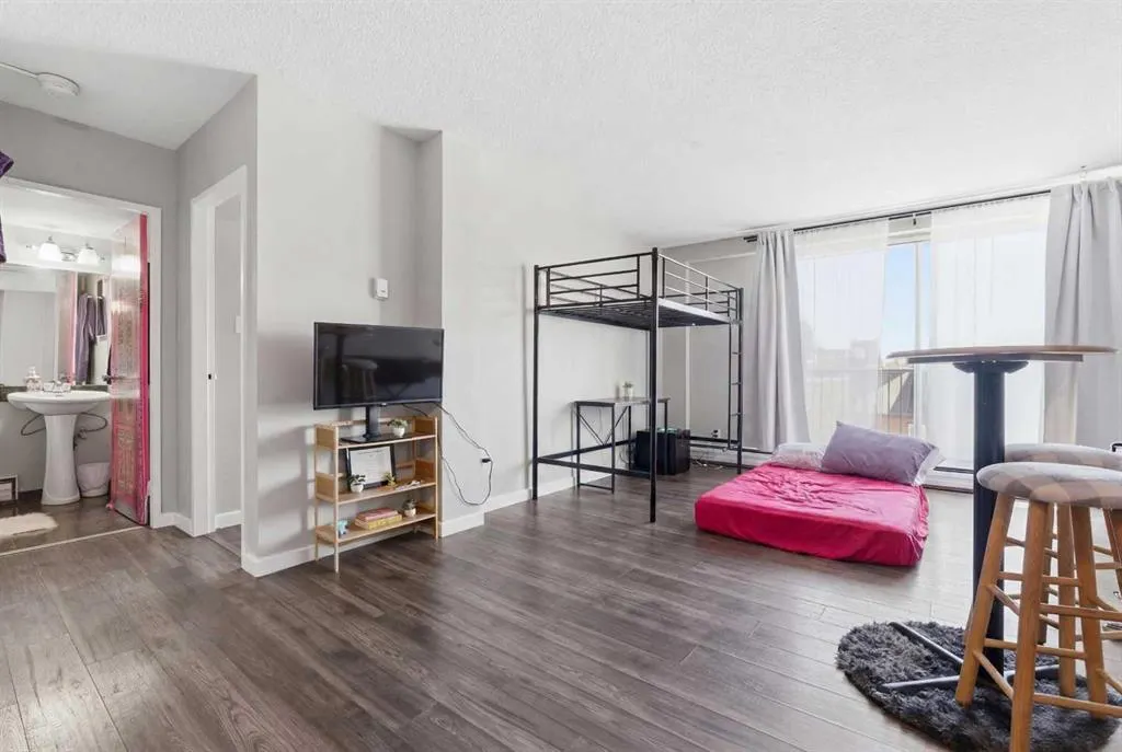 519 17 Avenue SW #430