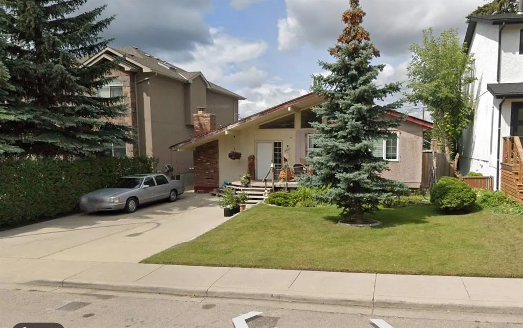 3811 44 Street SW