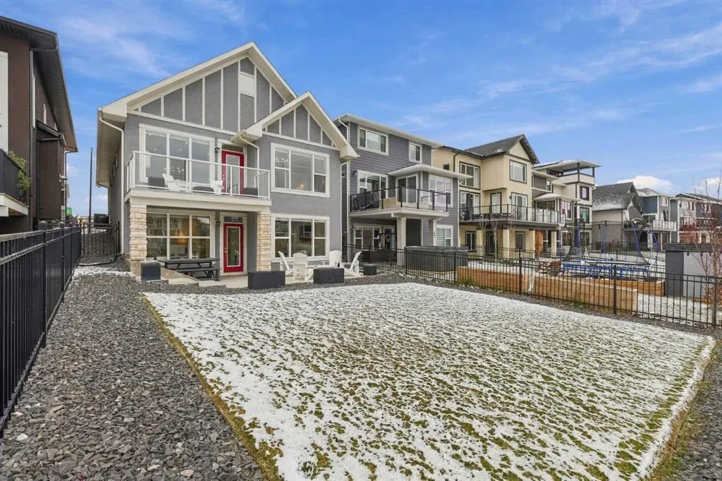 218 Cranbrook Park SE