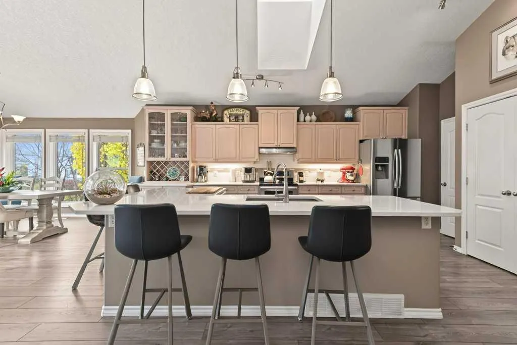 214 Douglas Glen Gardens SE