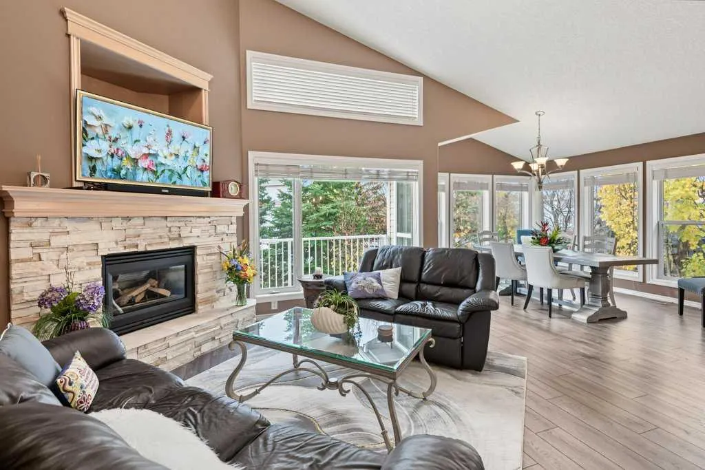 214 Douglas Glen Gardens SE