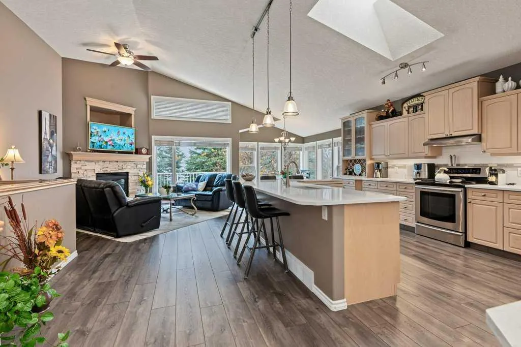 214 Douglas Glen Gardens SE